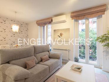 Appartamento con balcone in vendita a Chamberí