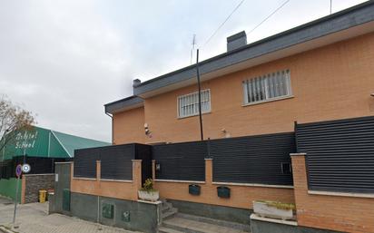 Exterior view of Single-family semi-detached for sale in  Madrid Capital  with Terrace