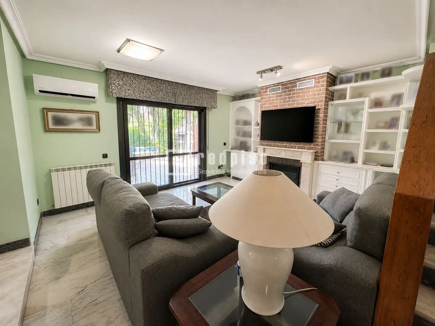 Sala d'estar de Casa o xalet en venda en Coslada amb Aire condicionat, Calefacció i Terrassa