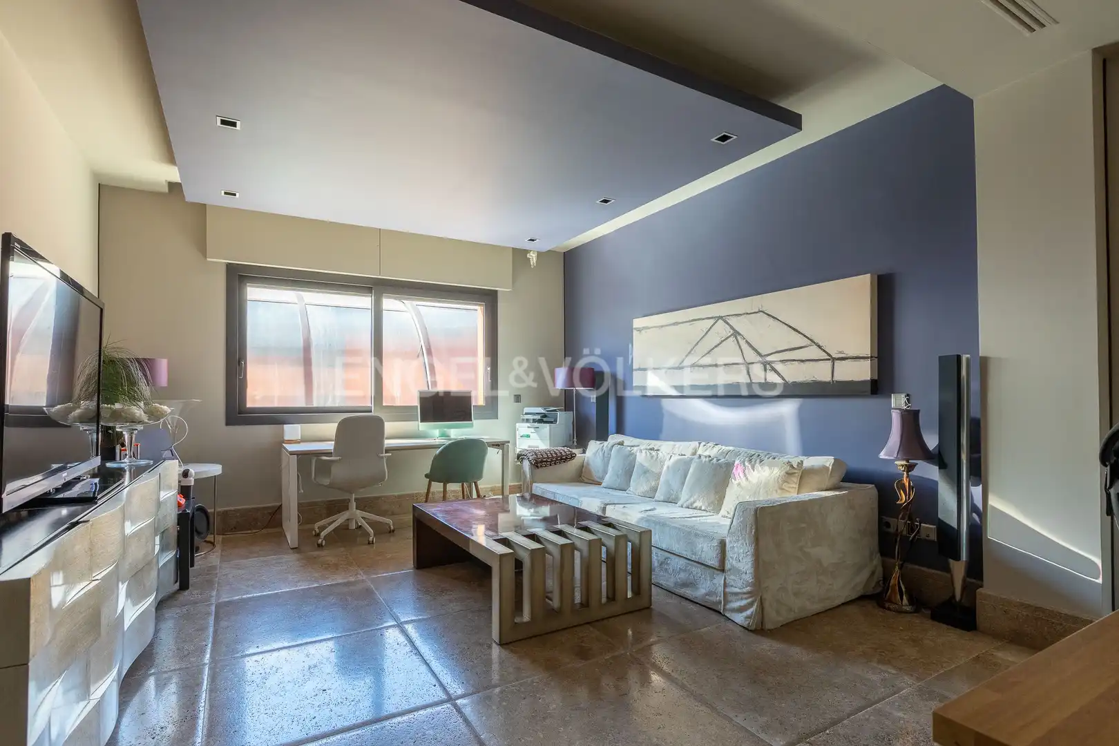 Sala d'estar de Finca rústica en venda en Dos Hermanas amb Aire condicionat, Calefacció i Jardí privat