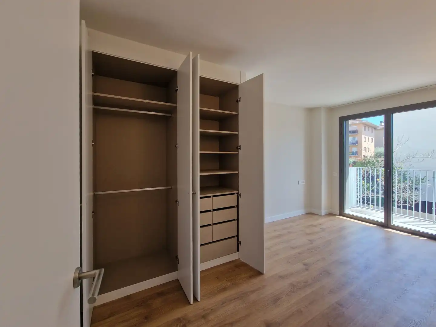 Habitación de Piso de alquiler en Girona con Aire acondicionado, Calefacción y Trastero