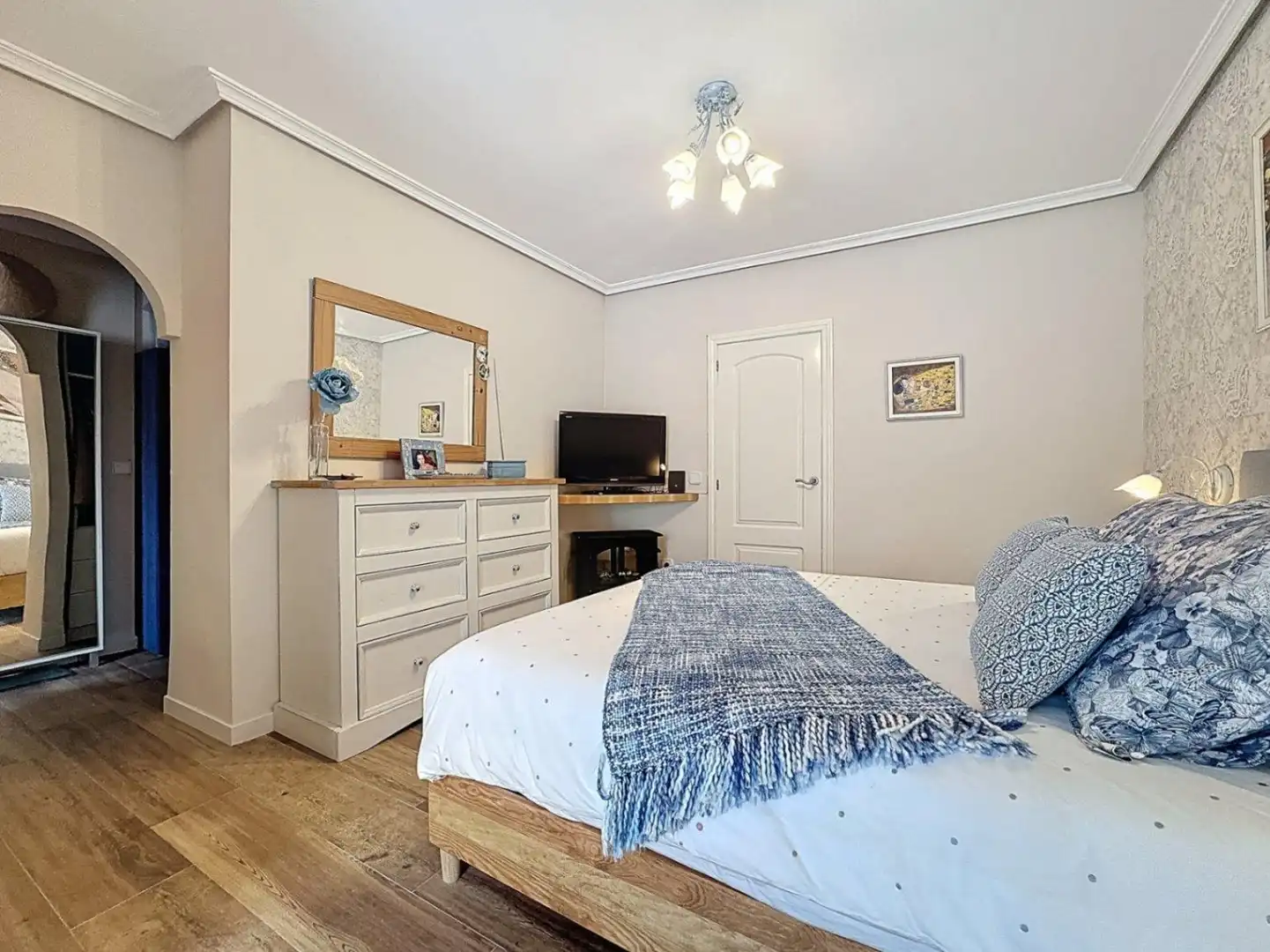 Schlafzimmer von Haus oder Chalet zum Verkauf in La Nucia mit Klimaanlage, Heizung und Privatgarten