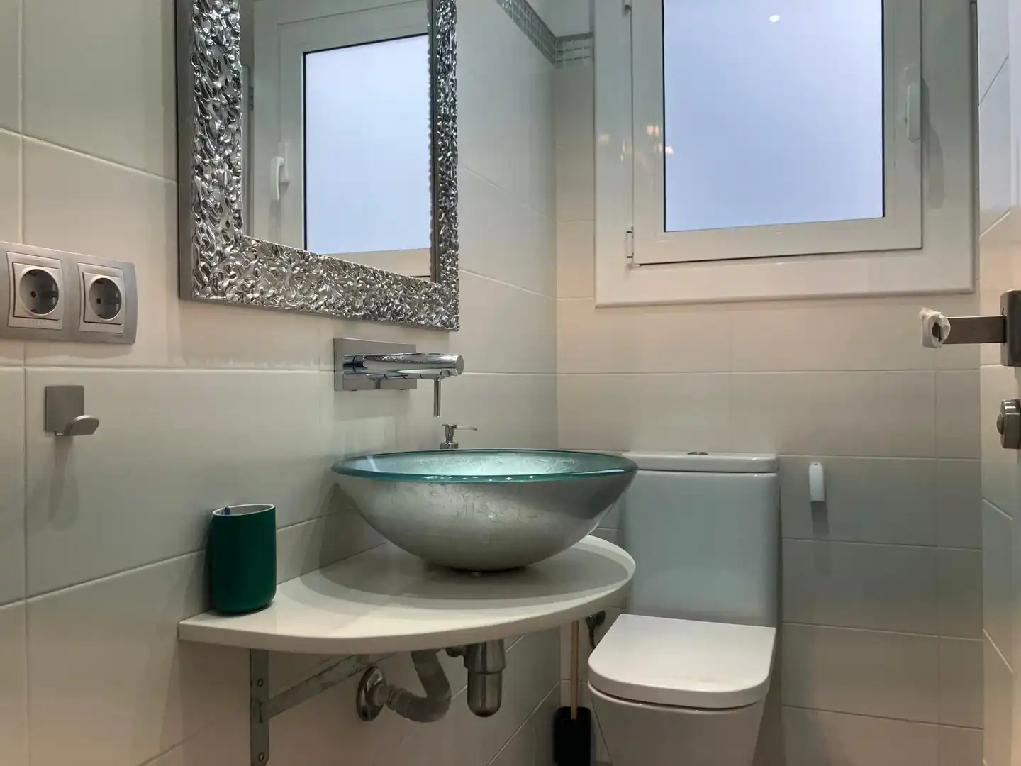 Baño de Ático en venta en Sitges con Calefacción, Horno y Microondas