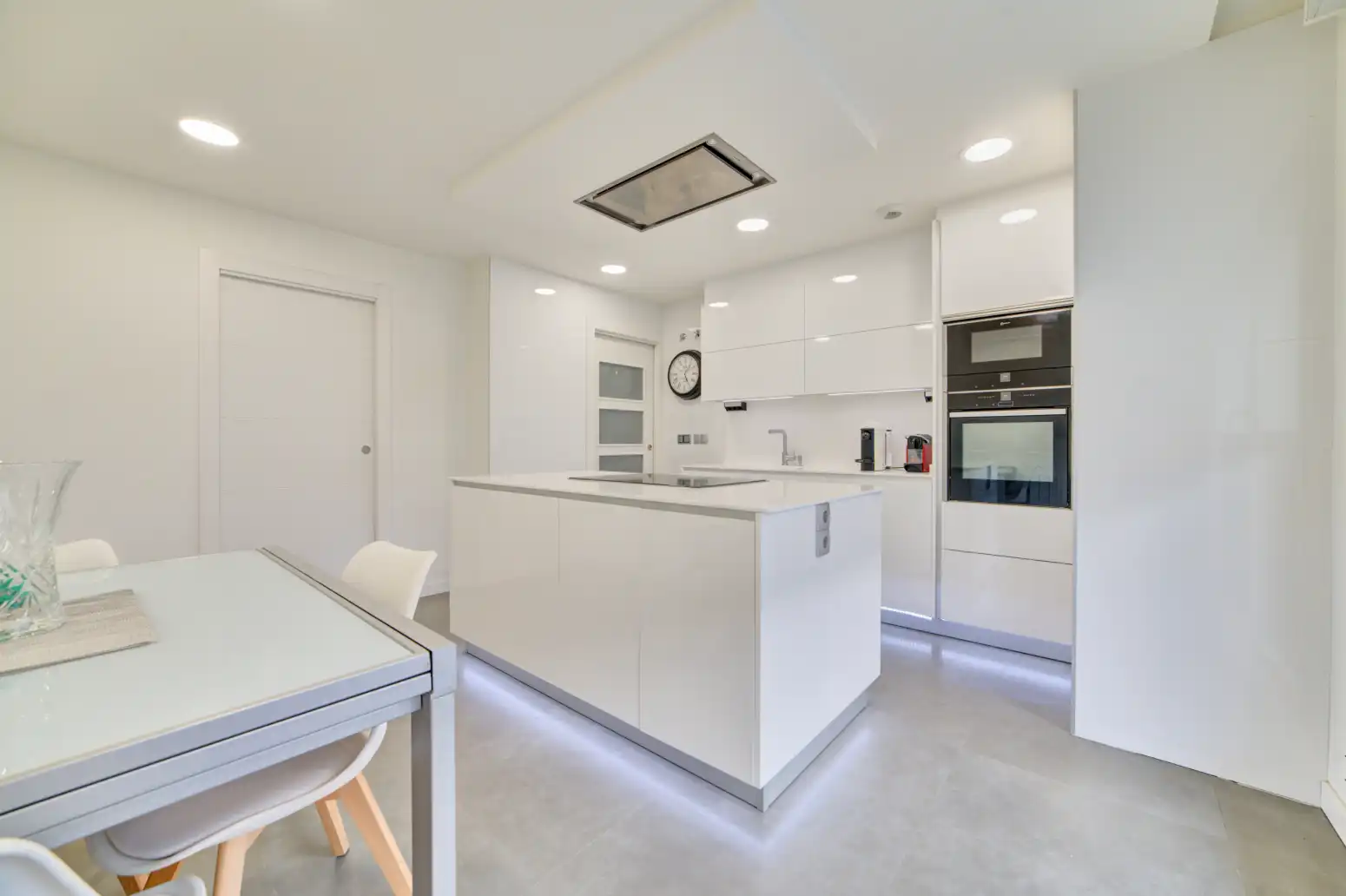 Cocina de Piso en venta en  Pamplona / Iruña con Calefacción, Terraza y Trastero