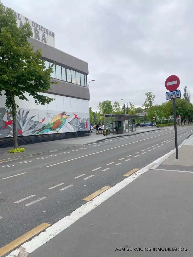 Exterior view of Office for sale in Vitoria - Gasteiz  with Air Conditioner