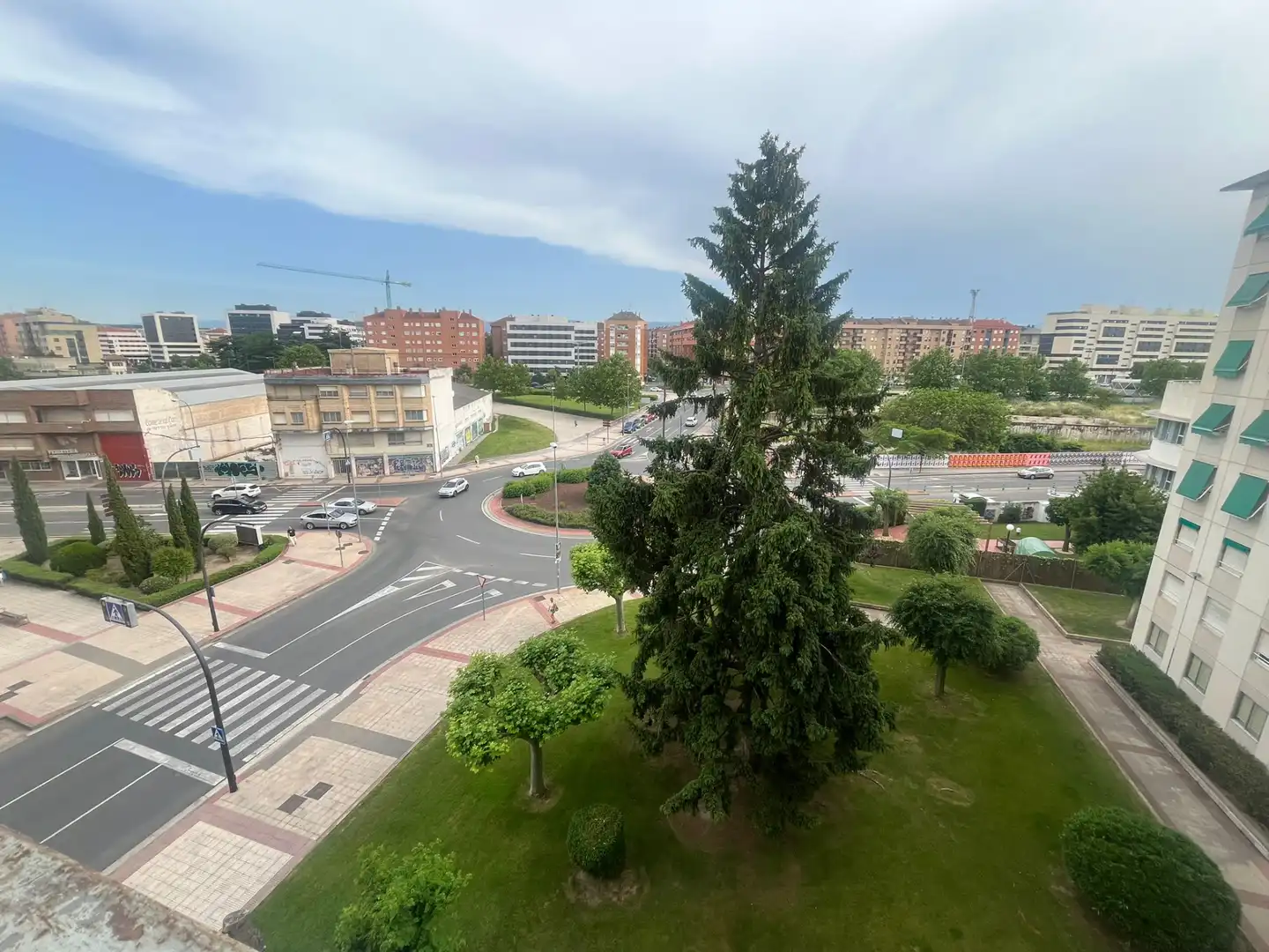 Vista exterior de Pis en venda en  Logroño amb Calefacció i Moblat