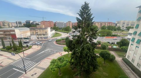 Foto 2 de Pis en venda a Calle Eliseo Pinedo, Residencia, Logroño