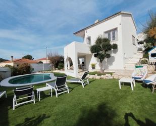 Vista exterior de Casa o xalet en venda en Calafell amb Calefacció, Jardí privat i Terrassa