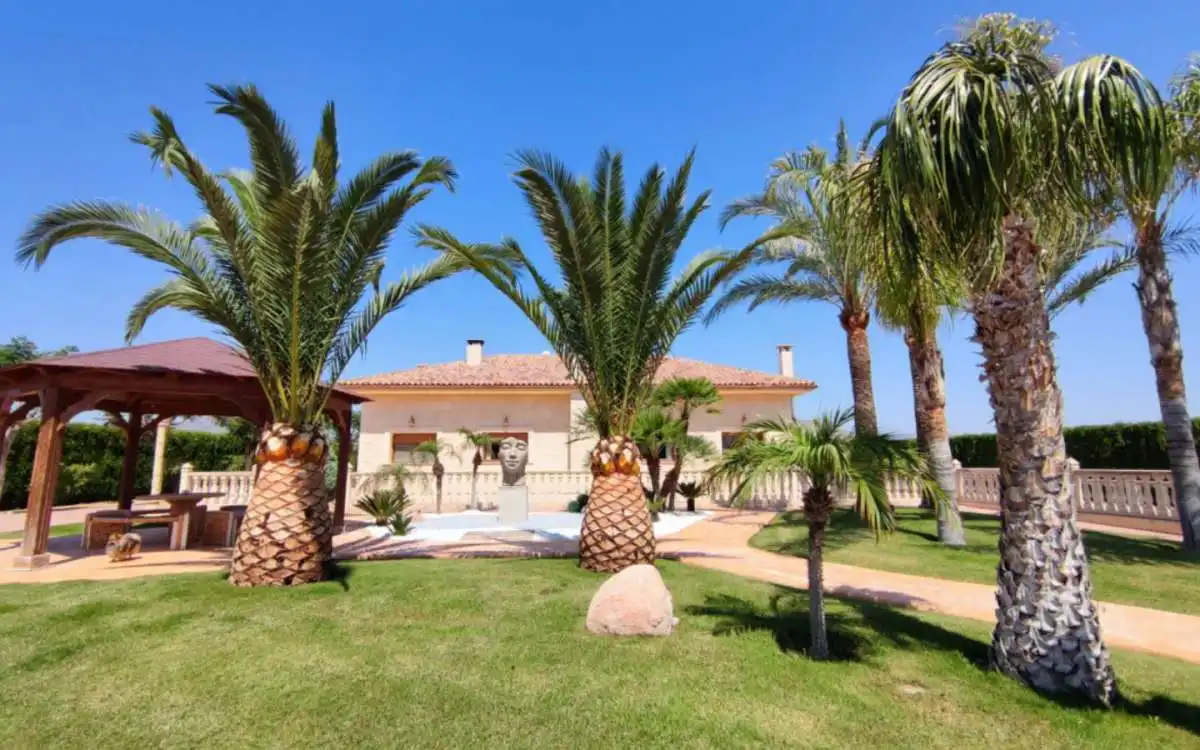 Casa con piscina en venta en Pedanías Oeste