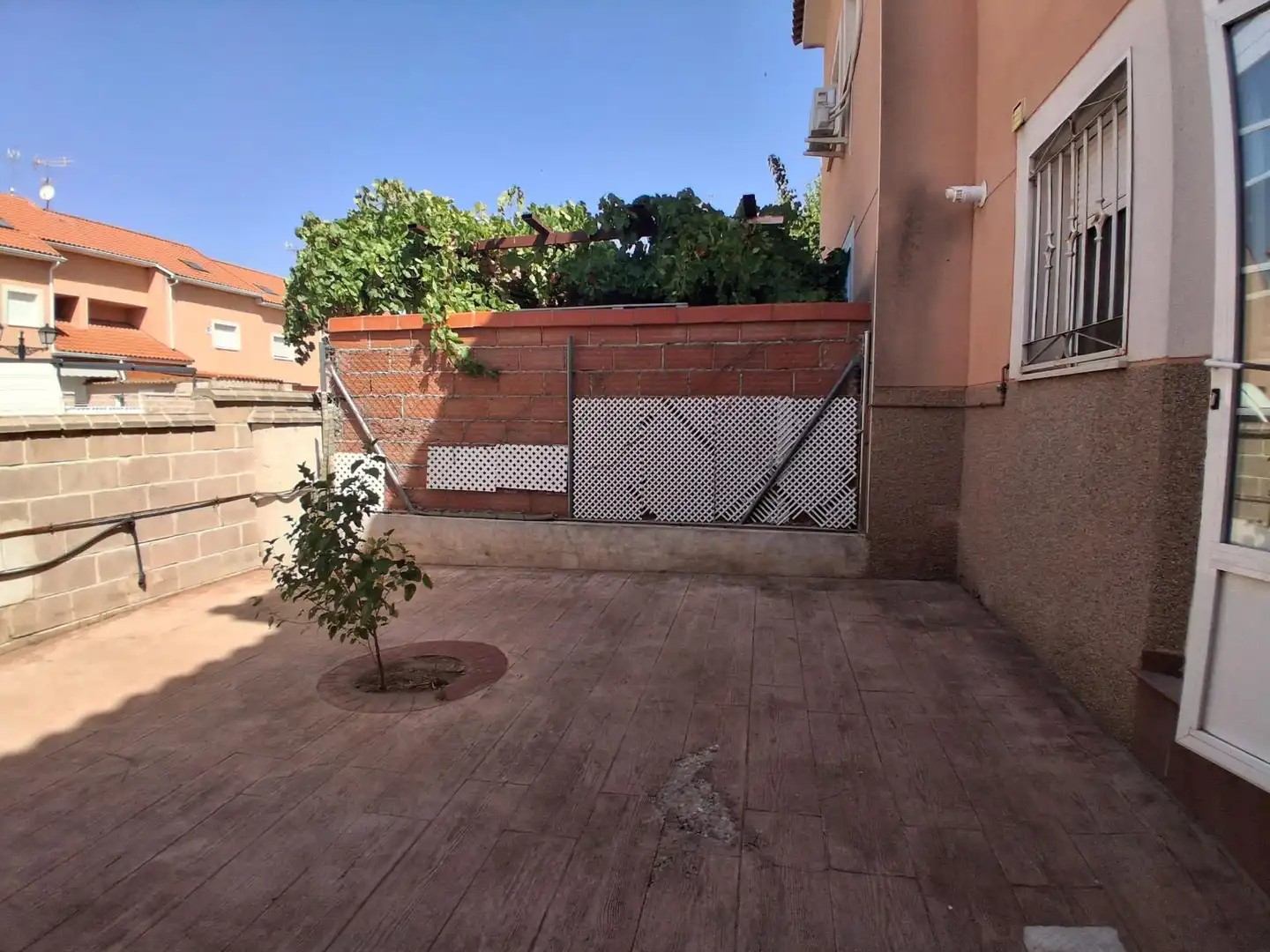 Terrassa de Casa adosada en venda en El Viso de San Juan amb Calefacció i Piscina
