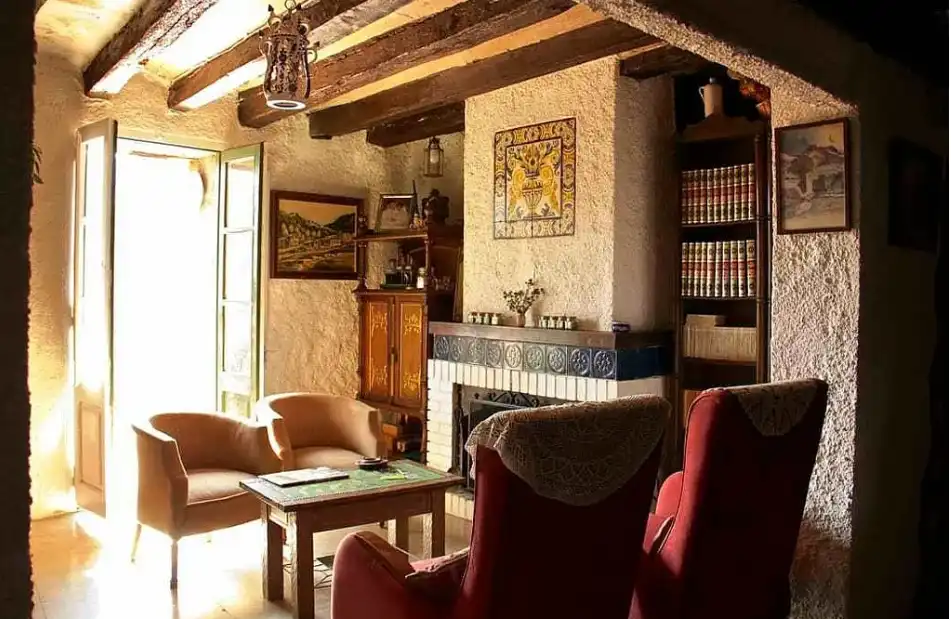 Sala de estar de Casa o chalet en venta en Sales de Llierca con Calefacción, Jardín privado y Terraza