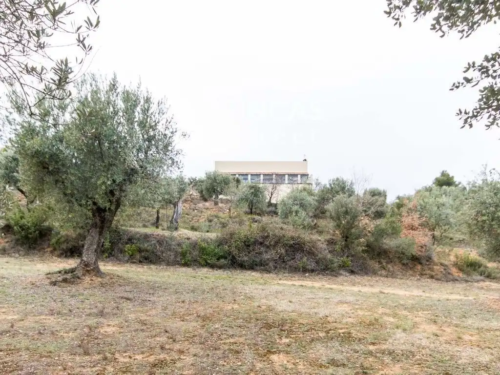 Finca rústica en venda a V6P8+CX, Cretas
