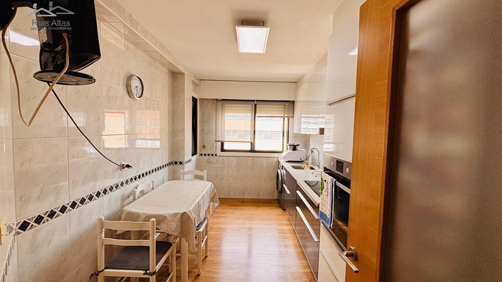 Kitchen of Flat for sale in A Coruña Capital   with Heating and Storage room