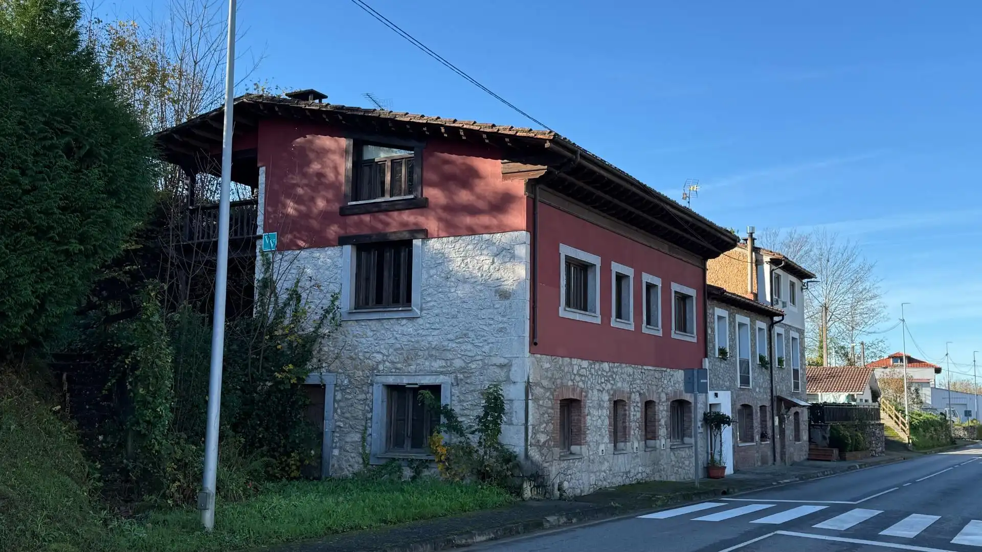 Vista exterior de Casa adosada en venda en Onís