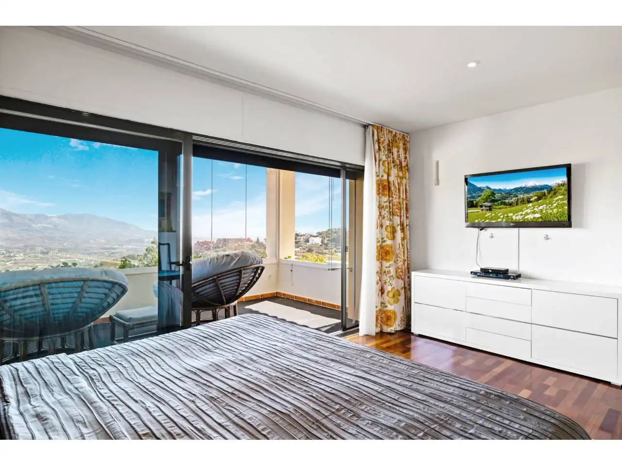 Habitación de Casa o chalet en venta en Ojén con Aire acondicionado, Calefacción y Jardín privado