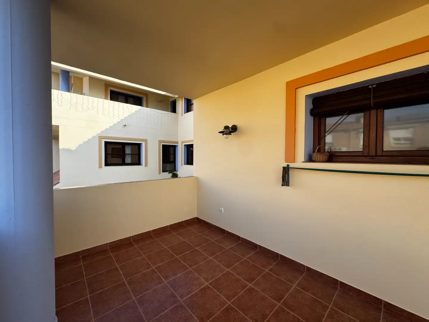 Terrasse von Einfamilien-Reihenhaus zum Verkauf in Canet d'En Berenguer mit Klimaanlage, Heizung und Terrasse