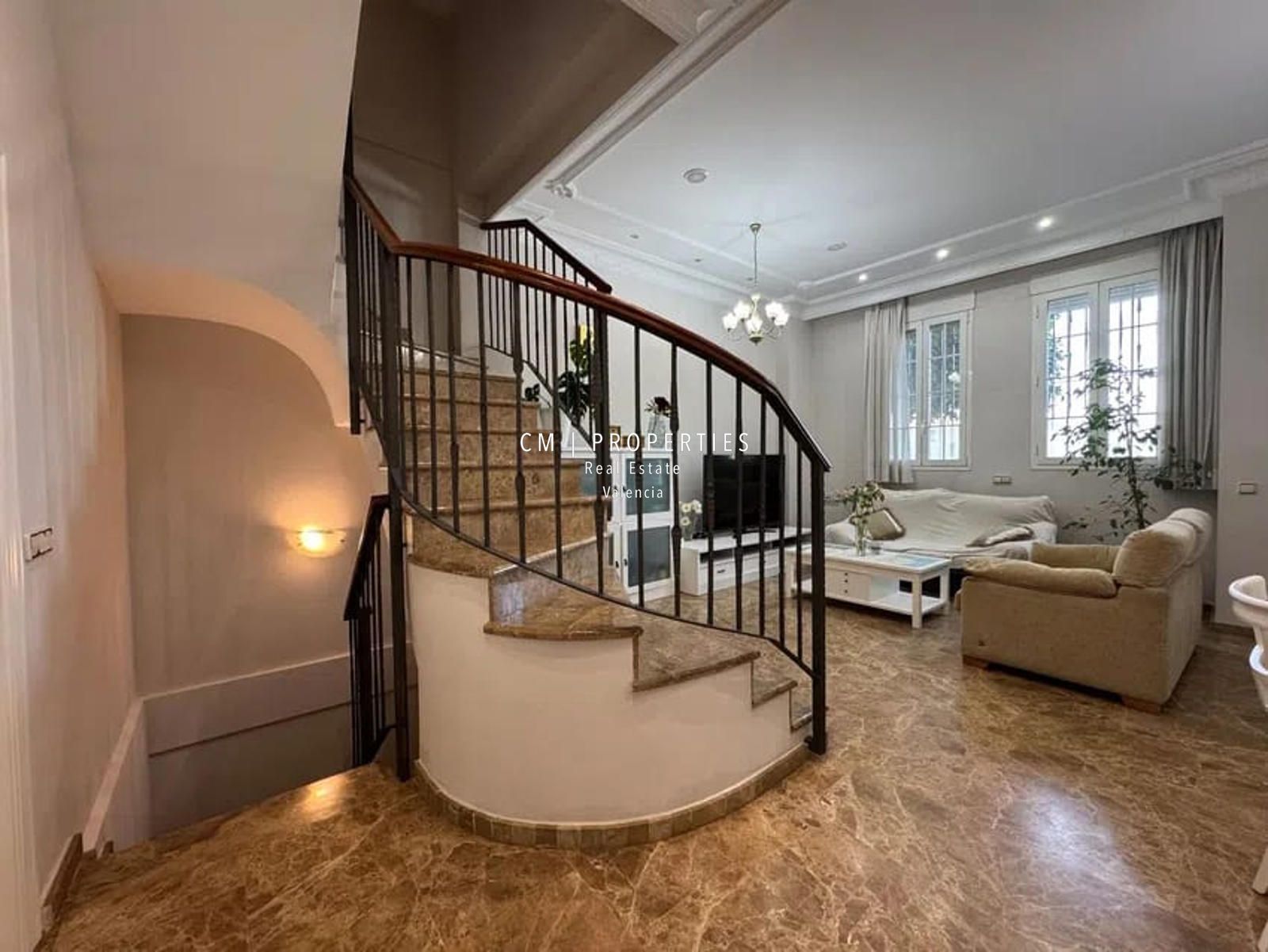 Single-family semi-detached for sale in  Valencia Capital  with Heating, Terrace and Swimming Pool