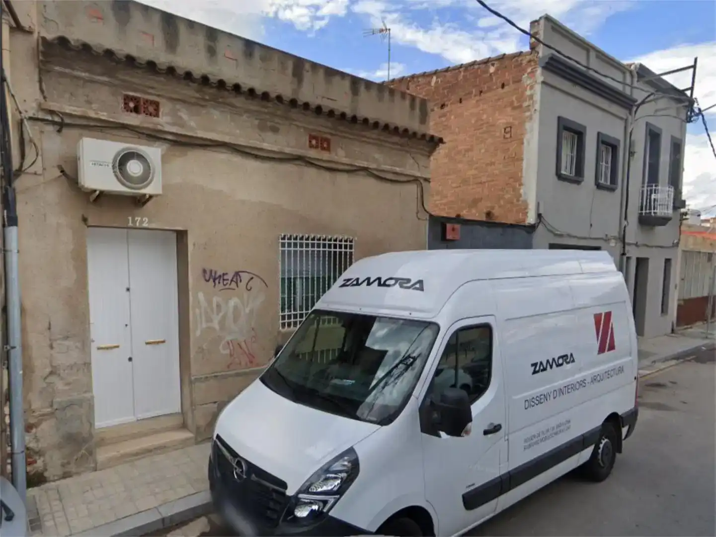 Außenansicht von Fabrikhallen zur Miete in Badalona