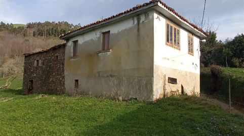 Foto 2 de Casa adosada en venta en Calle Ramón Asenjo, 26, Valdés - Luarca, Asturias