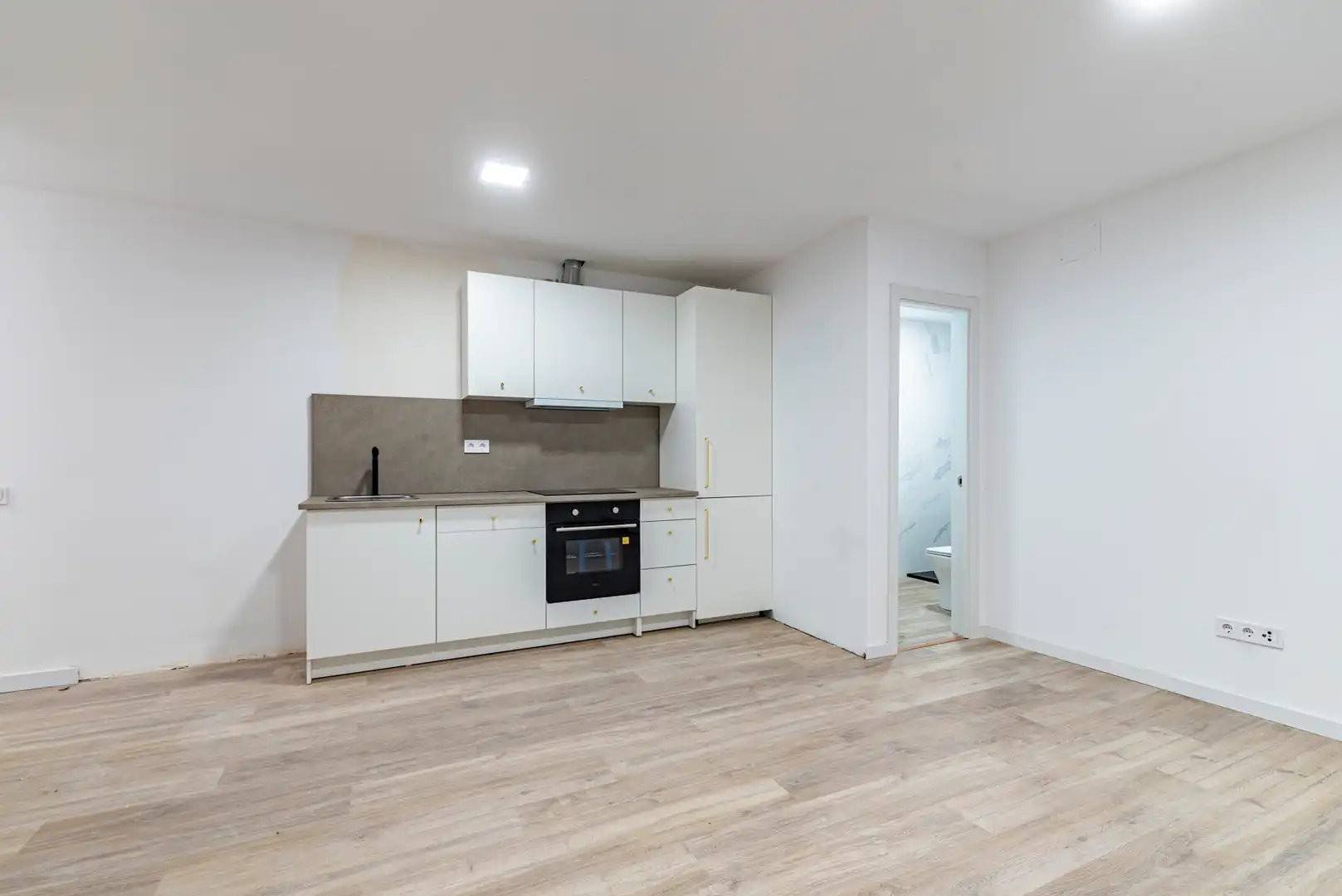 Küche von Wohnung zum Verkauf in L'Hospitalet de Llobregat mit Klimaanlage, Heizung und Parkett