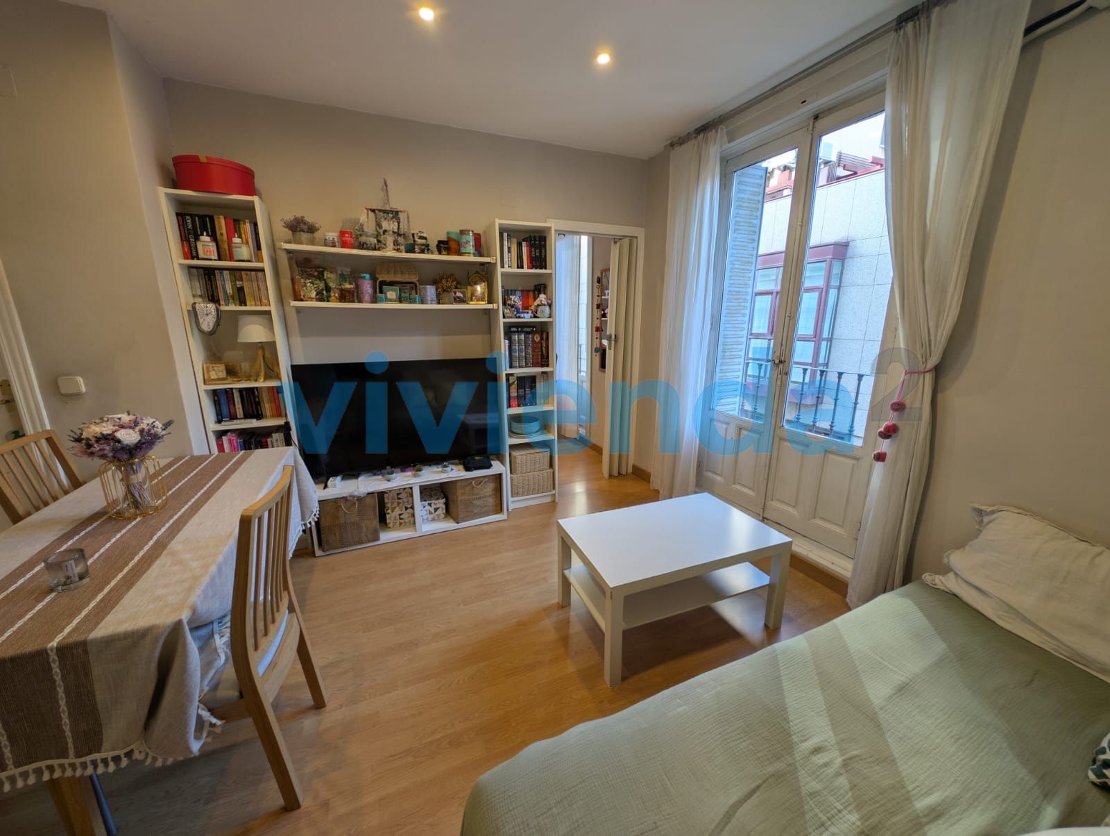 Living room of Flat for sale in  Madrid Capital  with Air Conditioner, Heating and Balcony