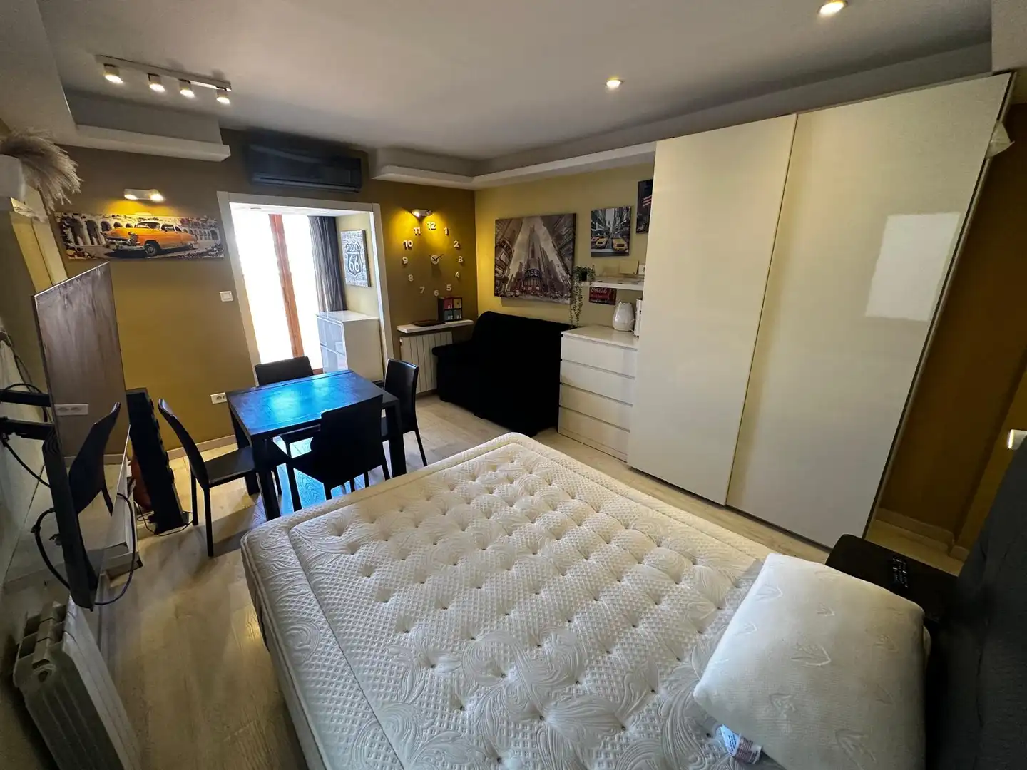 Habitación de Piso en venta en Barcelona con Terraza y Horno