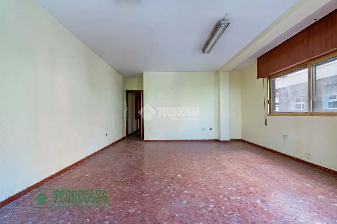 Wohnung zum Verkauf in El Ejido mit Klimaanlage und Balkon