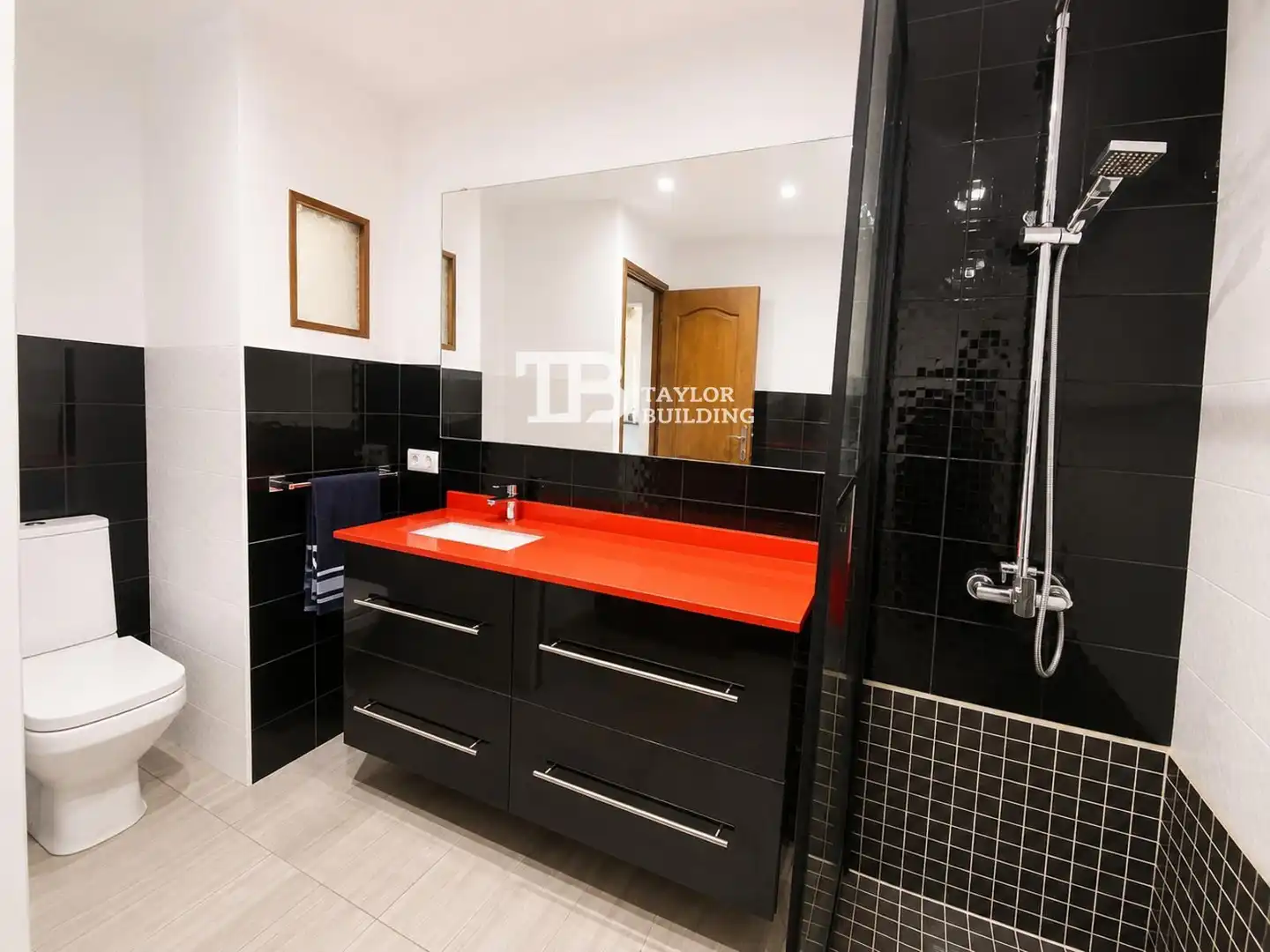 Baño de Piso en venta en  Palma de Mallorca con Aire acondicionado, Calefacción y Terraza