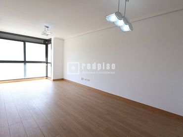 Flat with pool for sale in Villaverde