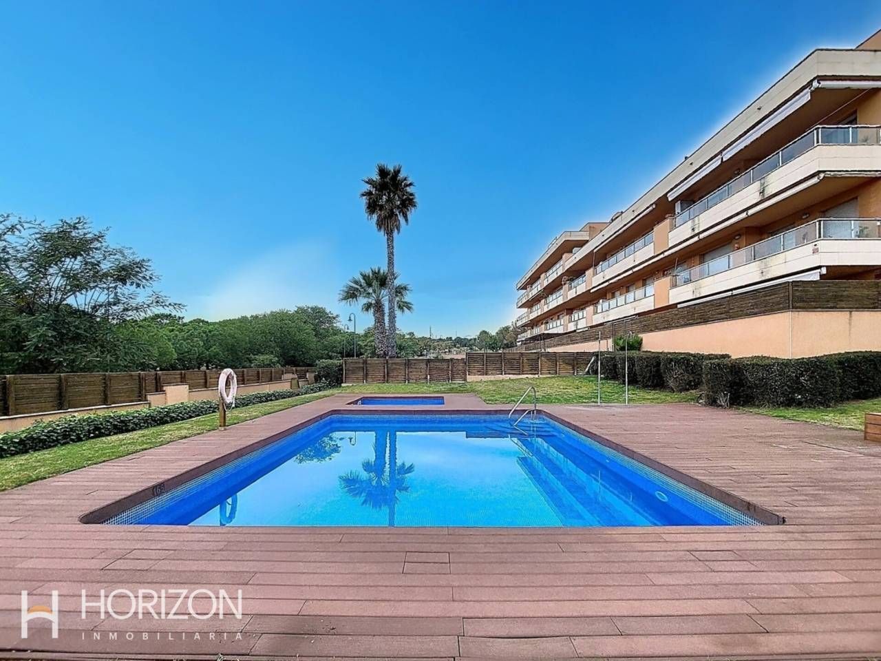 Swimming pool of Attic for sale in Roda de Berà  with Air Conditioner, Heating and Terrace