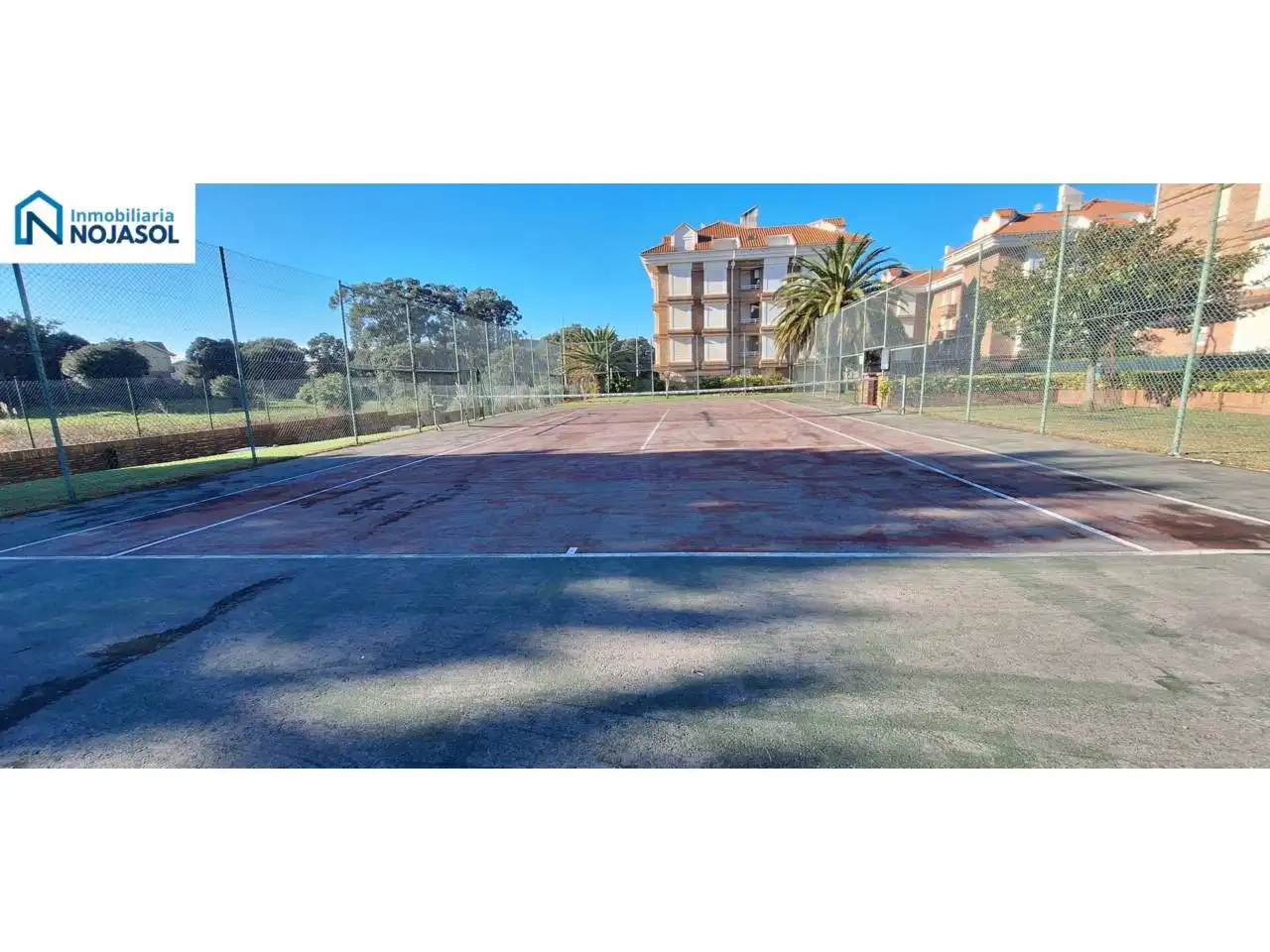 Parkplatz von Wohnung zur Miete in Noja mit Heizung, Privatgarten und Terrasse