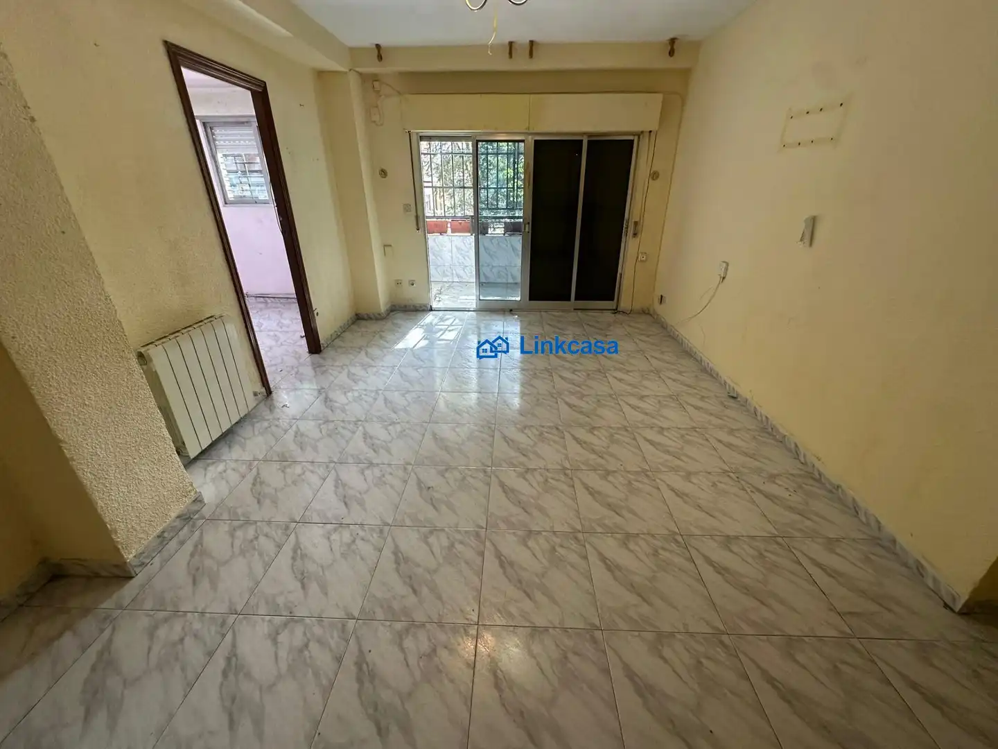 Flat for sale in Madrid  with Air Conditioner, Heating and Balcony