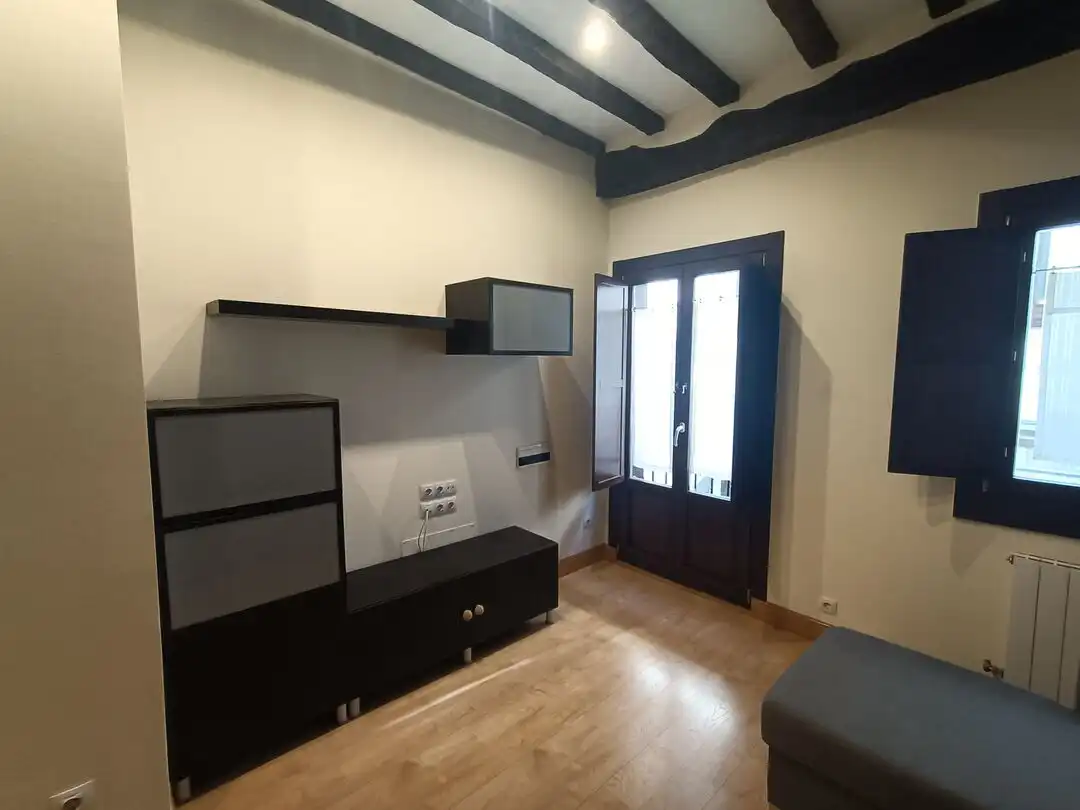 Sala d'estar de Pis en venda en Durango amb Calefacció, Moblat i Balcó