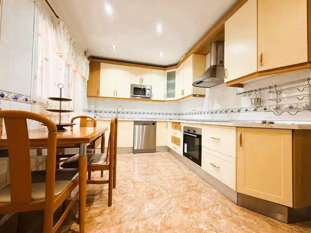 Kitchen of Detached homes for sale in Málaga  with Air Conditioner, Private garden and Terrace