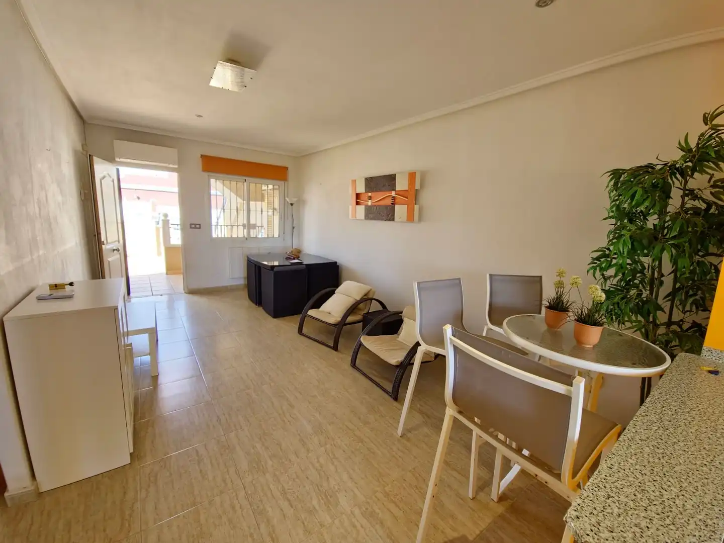 Erdgeschoss zur Miete in Orihuela mit Privatgarten, Schwimmbad und Möbliert