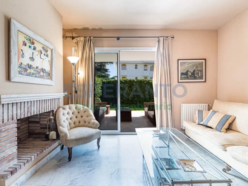 Sala de estar de Planta baja en venta en Marbella