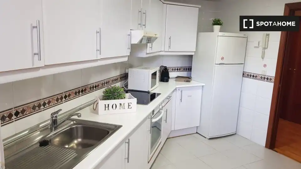 Cocina de Piso de alquiler en Madrid con Aire acondicionado, Calefacción y Amueblado