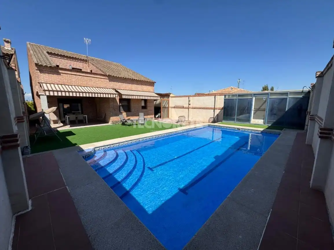Piscina de Casa o chalet en venta en Cebolla con Aire acondicionado, Calefacción y Jardín privado