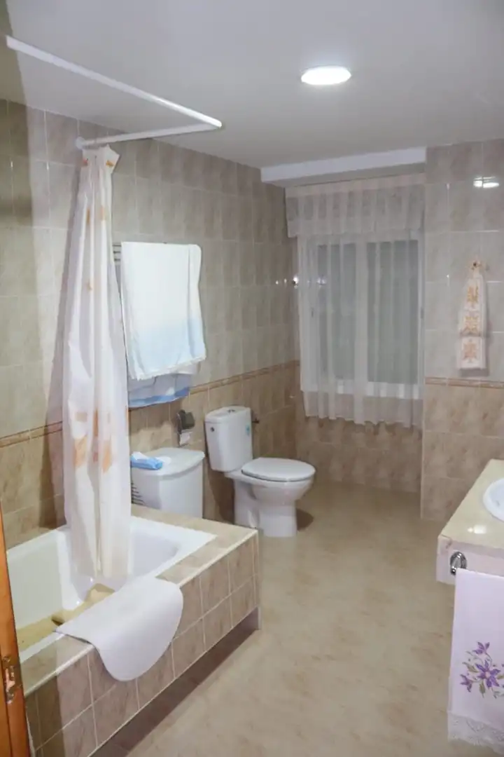 Badezimmer von Country house zum Verkauf in El Burgo mit Terrasse und Balkon