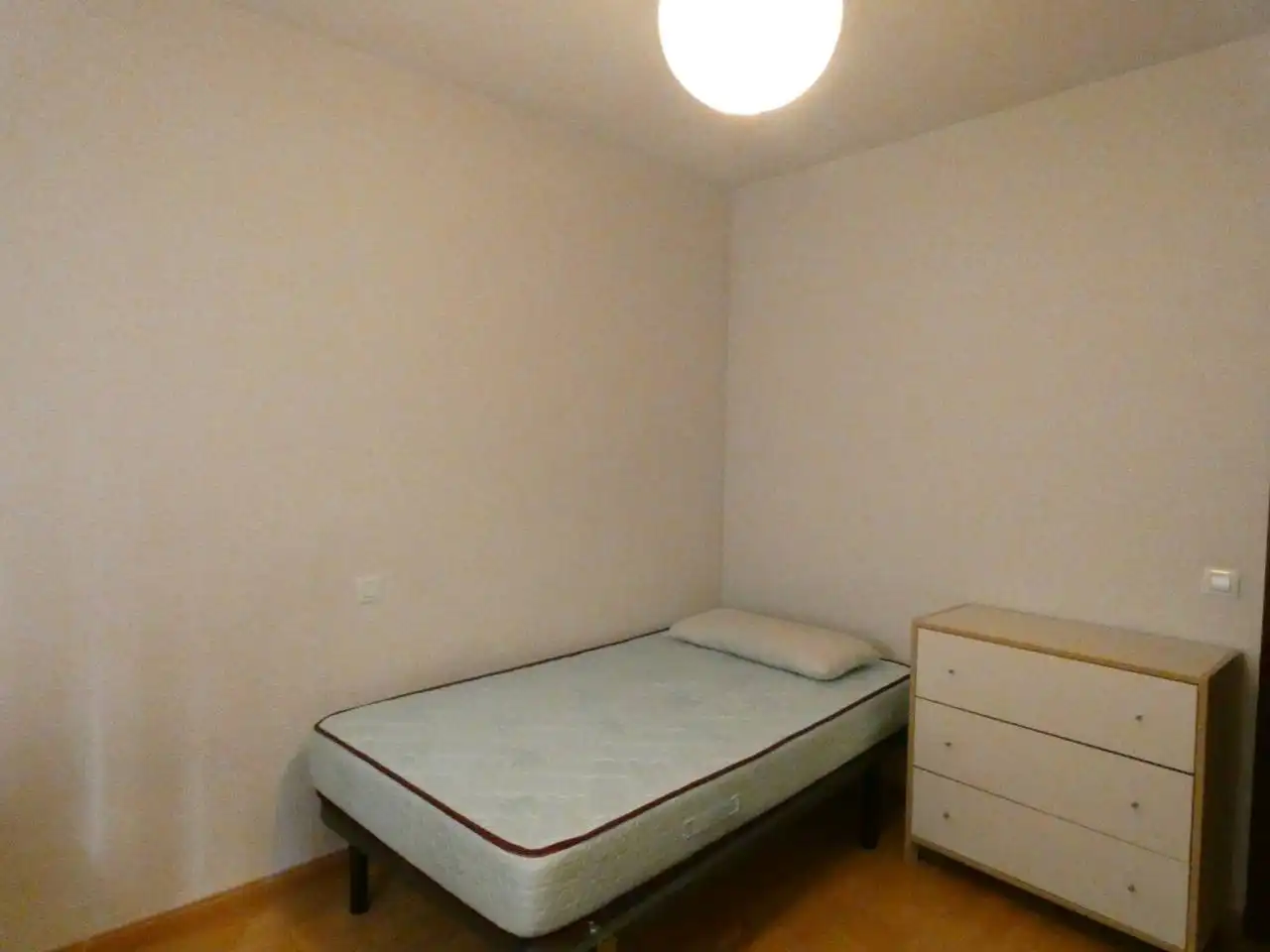 Flat for rent in Calle COVARRUBIAS, Avenida Europa - San Antón