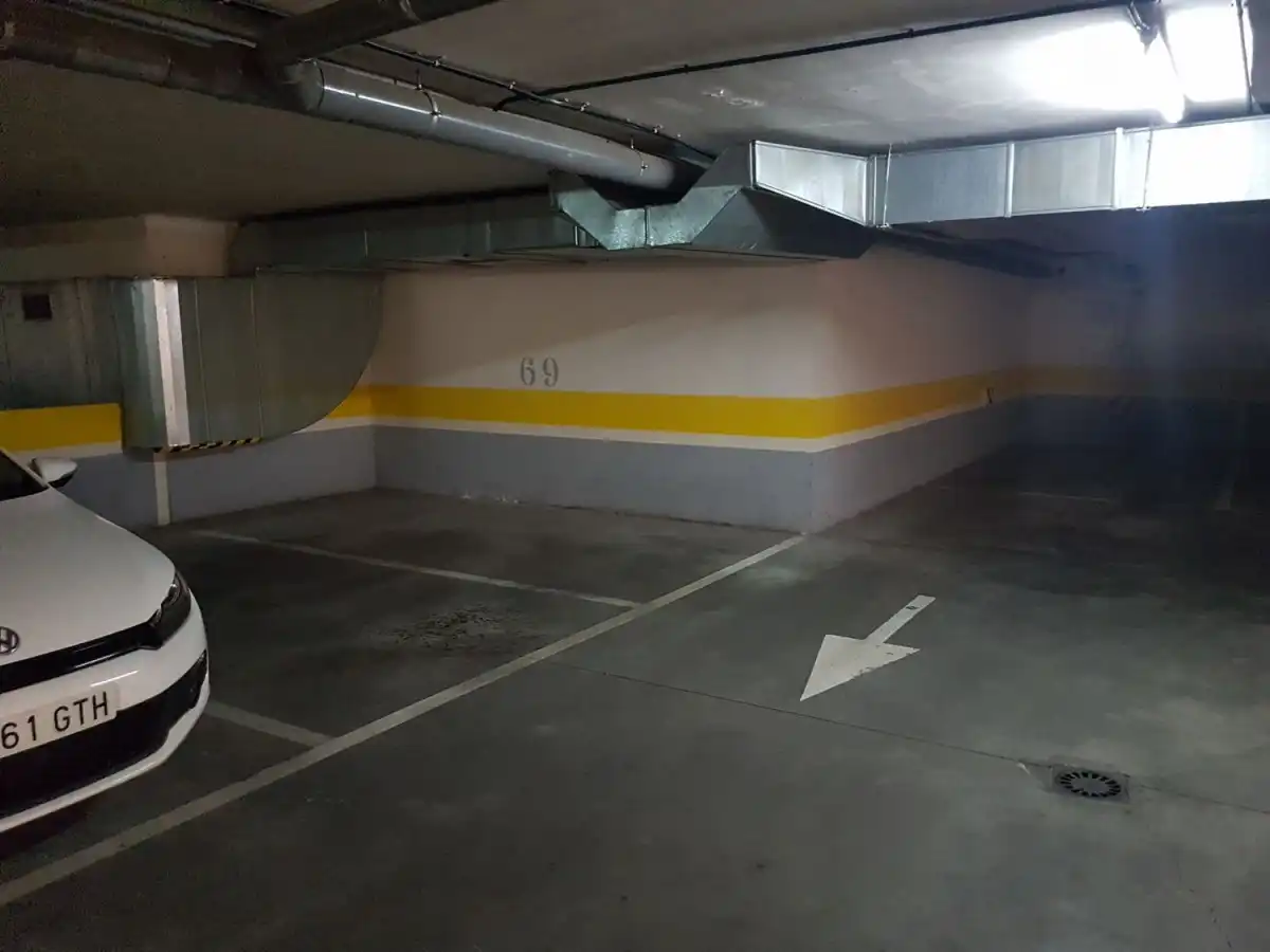 Parking of Garage for rent in Alcalá de Henares