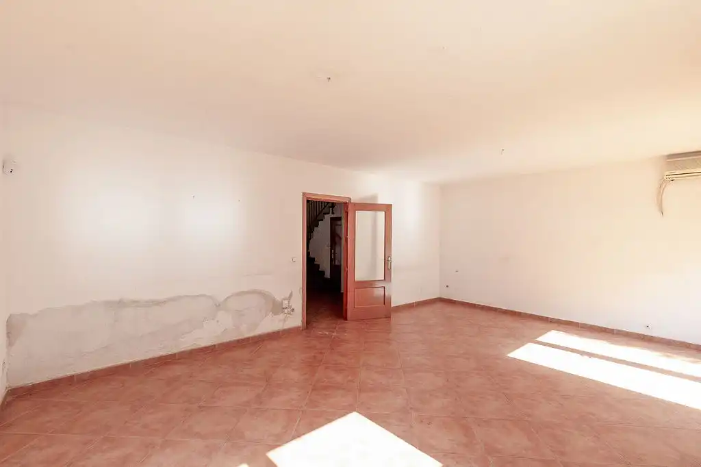 Casa aparellada amb piscina en venda a C/ Veguilla, imagen 7