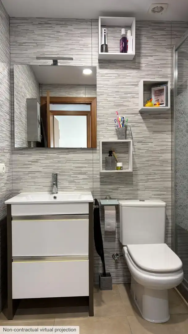 Baño de Piso en venta en Blanes con Calefacción