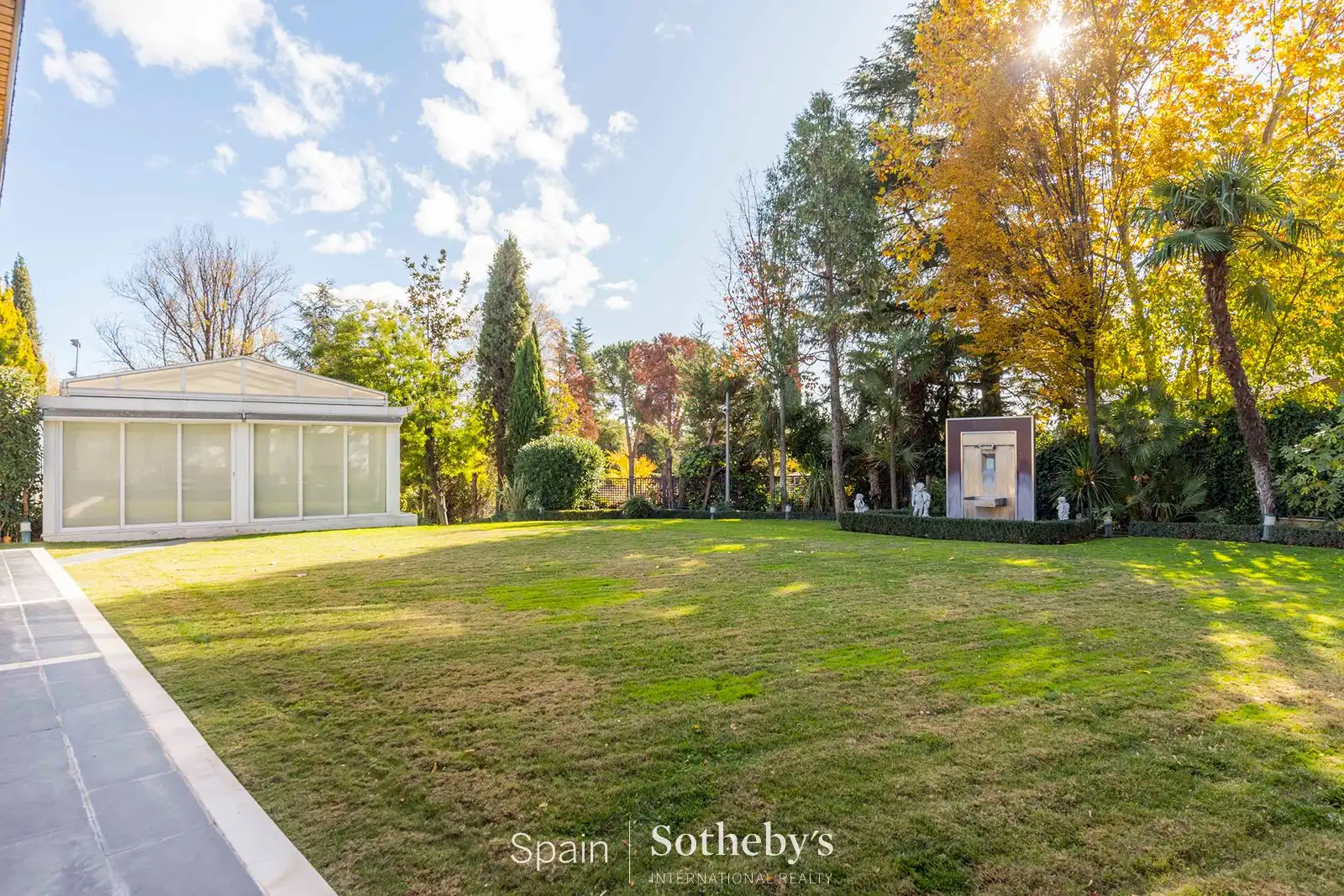 Jardín de Casa o chalet en venta en Madrid con Calefacción, Jardín privado y Piscina
