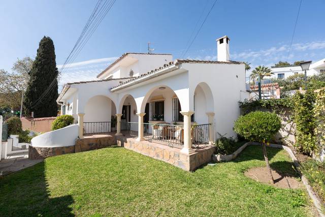 Casa-chalet en Venta en Rodeo Alto - Guadaiza - La Campana