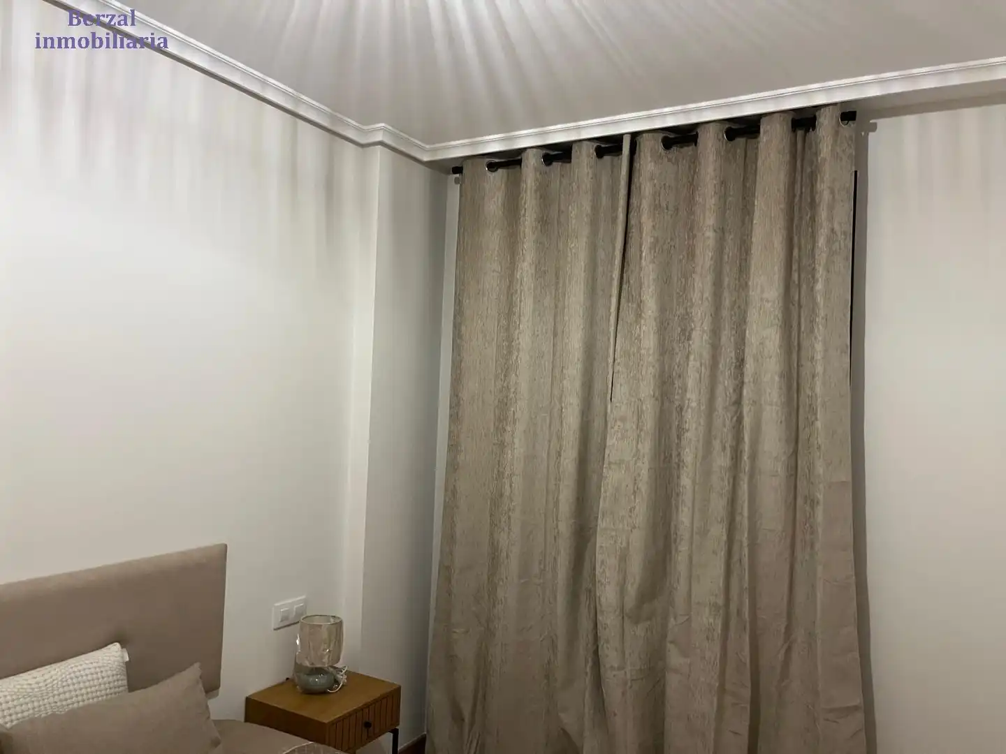 Schlafzimmer von Erdgeschoss zum Verkauf in Lardero mit Heizung, Privatgarten und Gemeinschaftspool