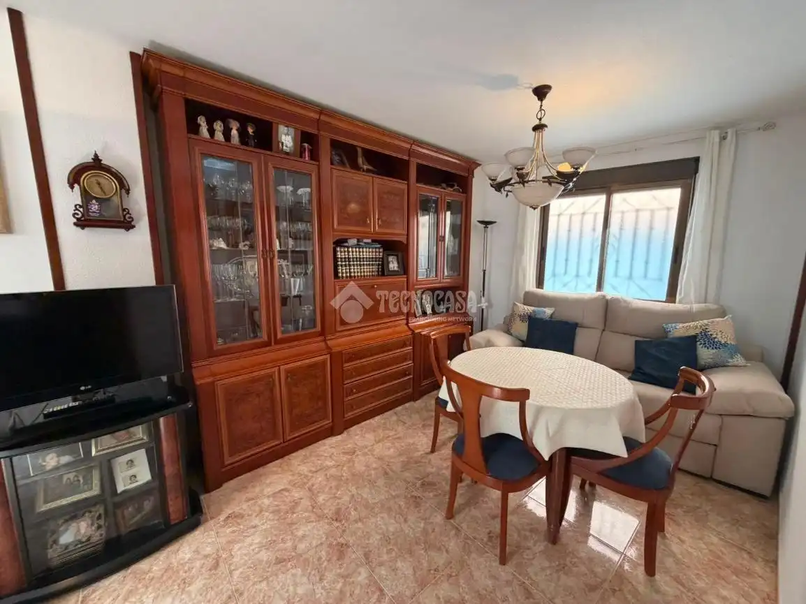 Sala d'estar de Pis en venda en Jaén amb Aire condicionat, Terrassa i Moblat
