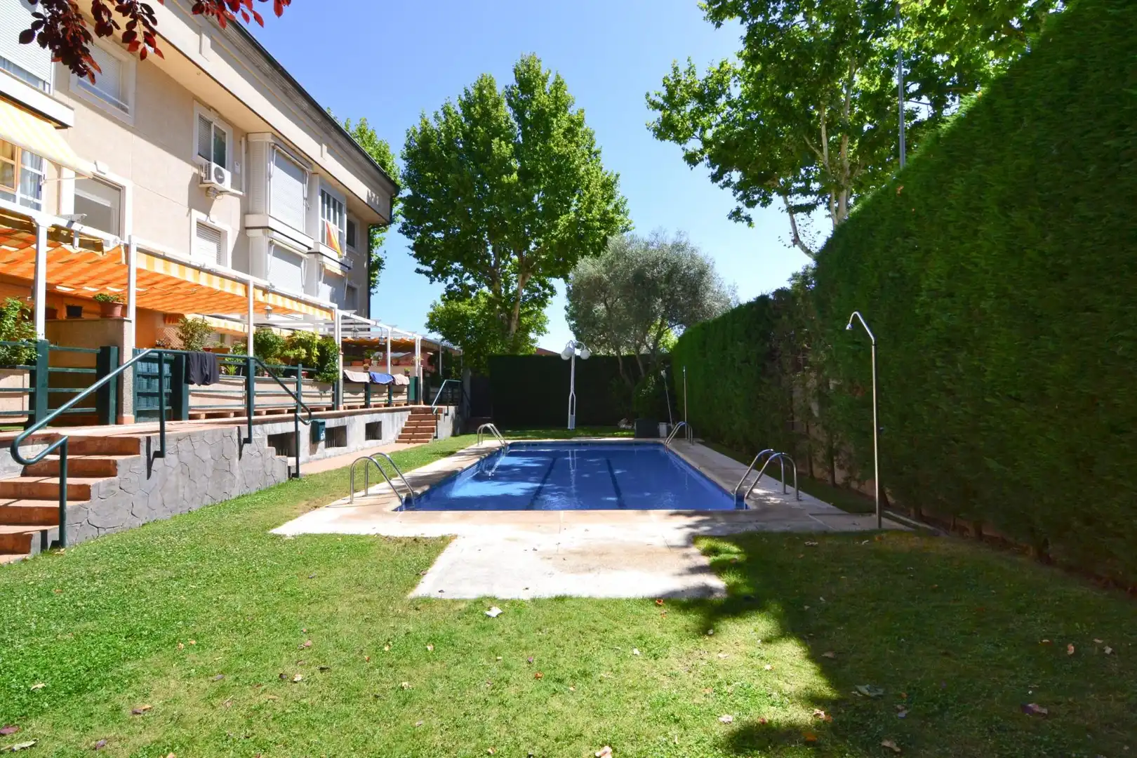 Swimming pool of Duplexes for sale in Villanueva del Pardillo  with Air Conditioner, Heating and Parquet flooring