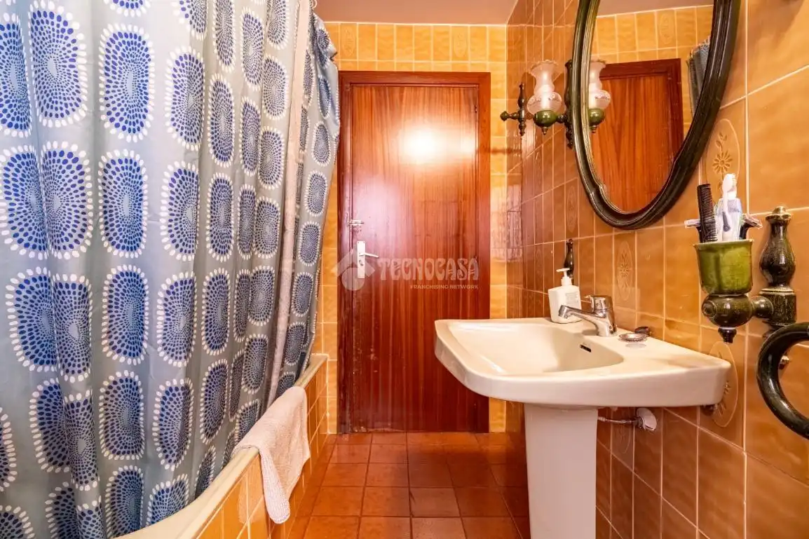 Badezimmer von Wohnung zum Verkauf in Granada