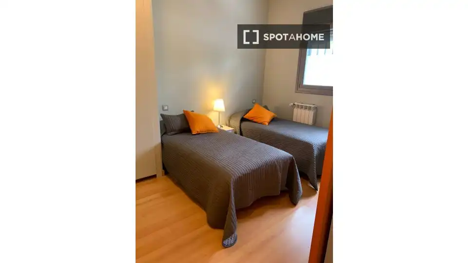 Habitación de Piso de alquiler en Madrid con Aire acondicionado, Calefacción y Amueblado